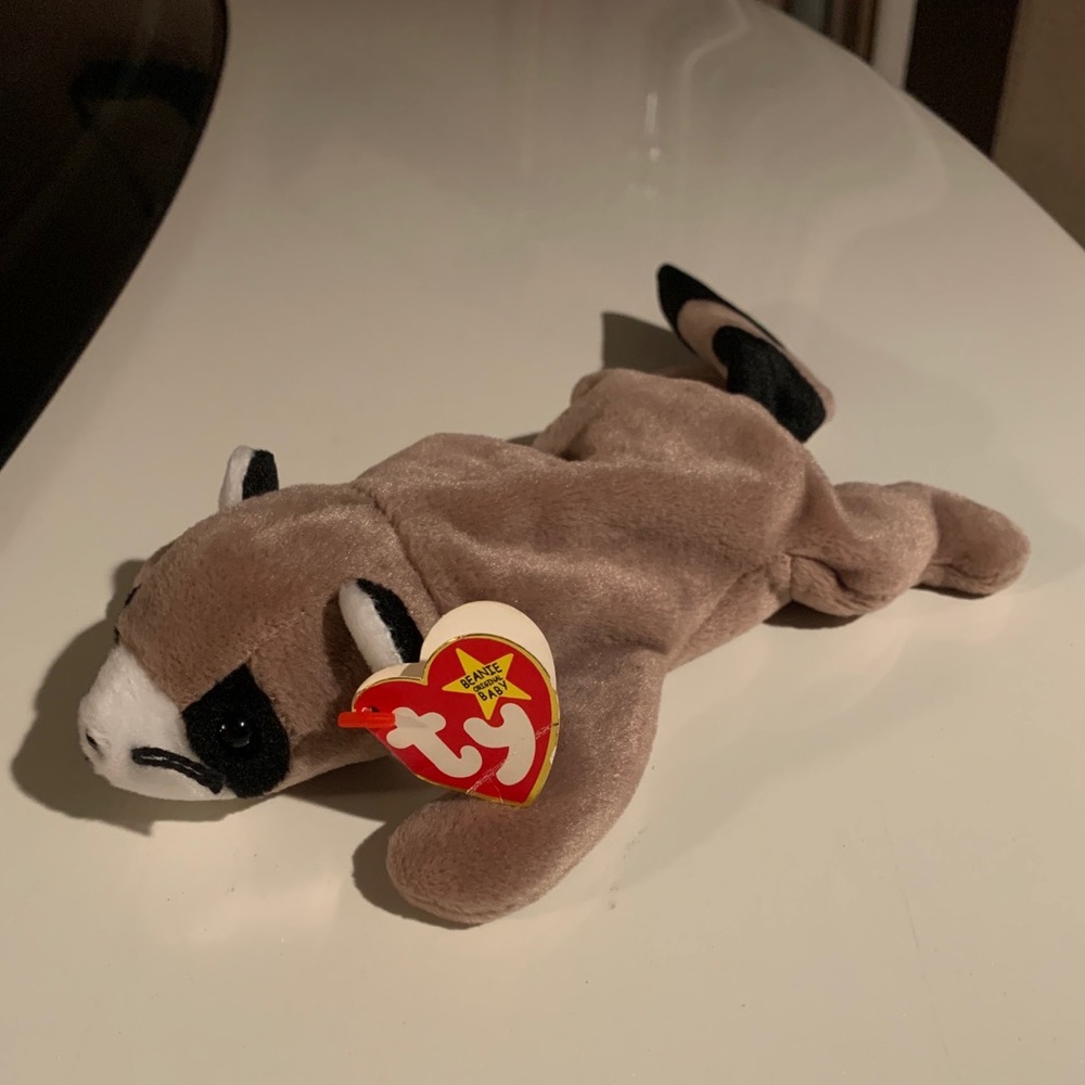 Ringo the Racoon Rare Beanie Baby!!